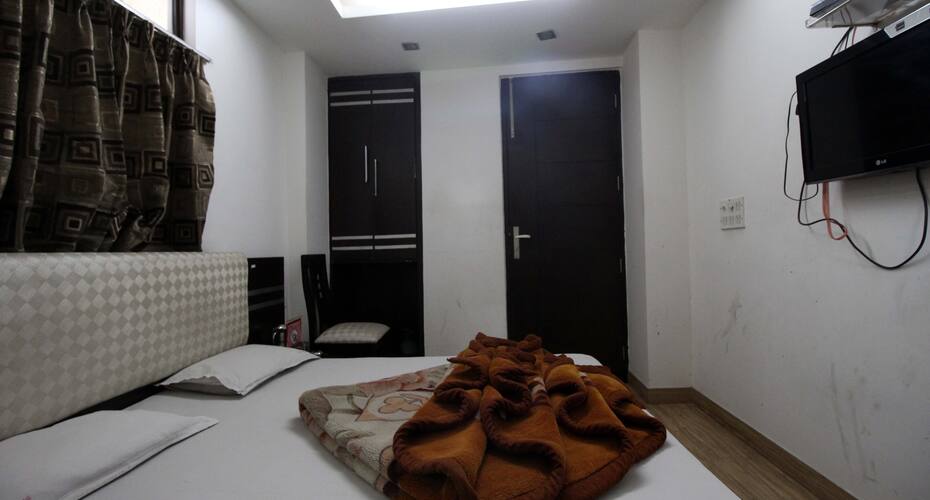 Hotel Akash Continental Dx., New Delhi 2